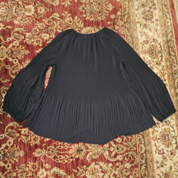 Bundle 3 for $25 / Grand & Greene top - Picture 2 of 3